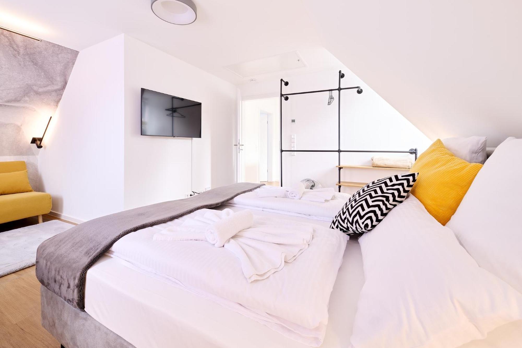 Xzllenz - 4 Schlafzimmer, Zentral, Parken, U-Bahn, 2 Baeder, 4 Smart-Tv, Optional Einzelbett Нюрнберг Екстериор снимка